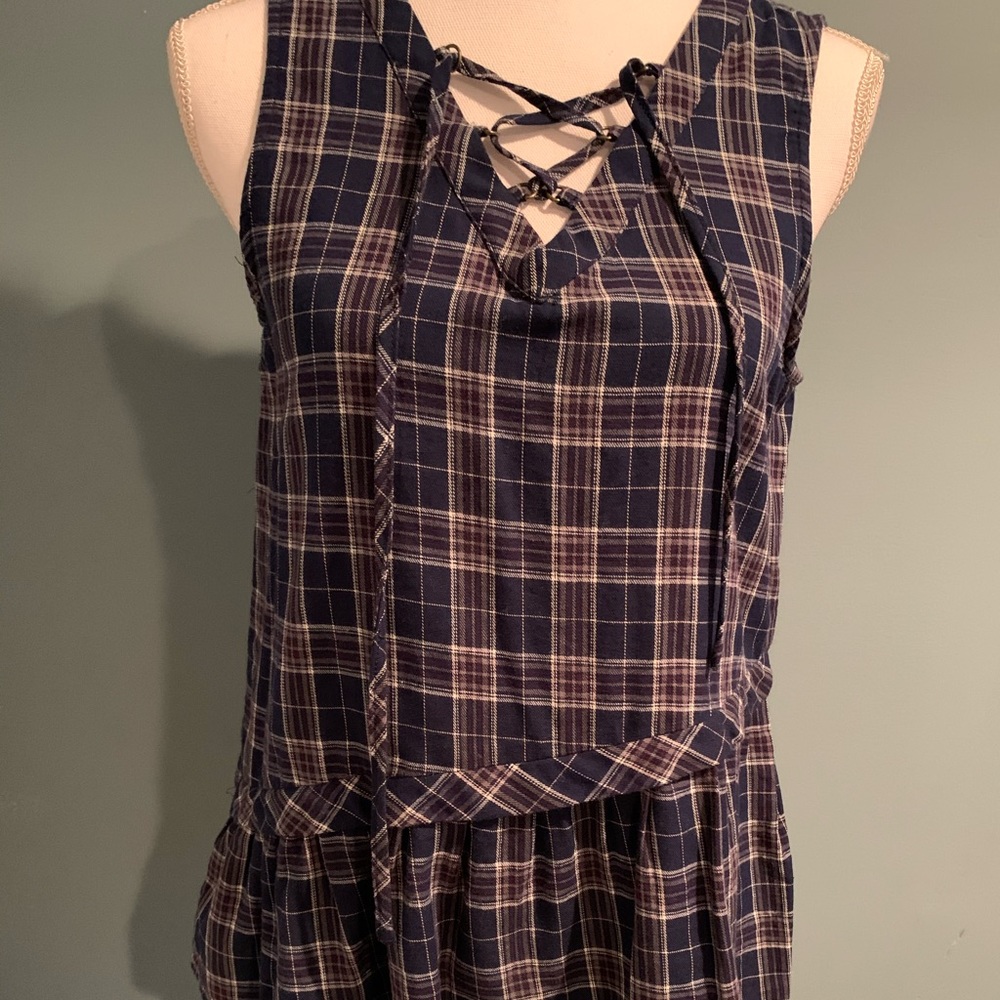 Doe & Rae lace up sleeveless top Size Small
